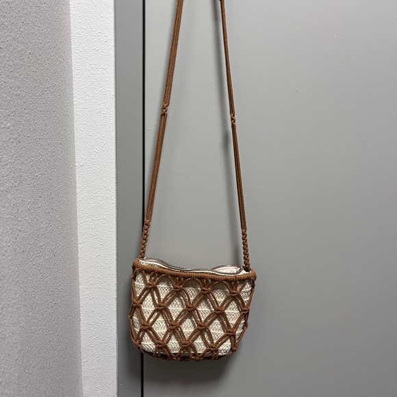 Universal Thread Purse - Picture 2 of 5